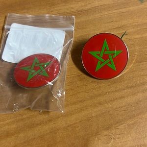 Pin with star set of 2